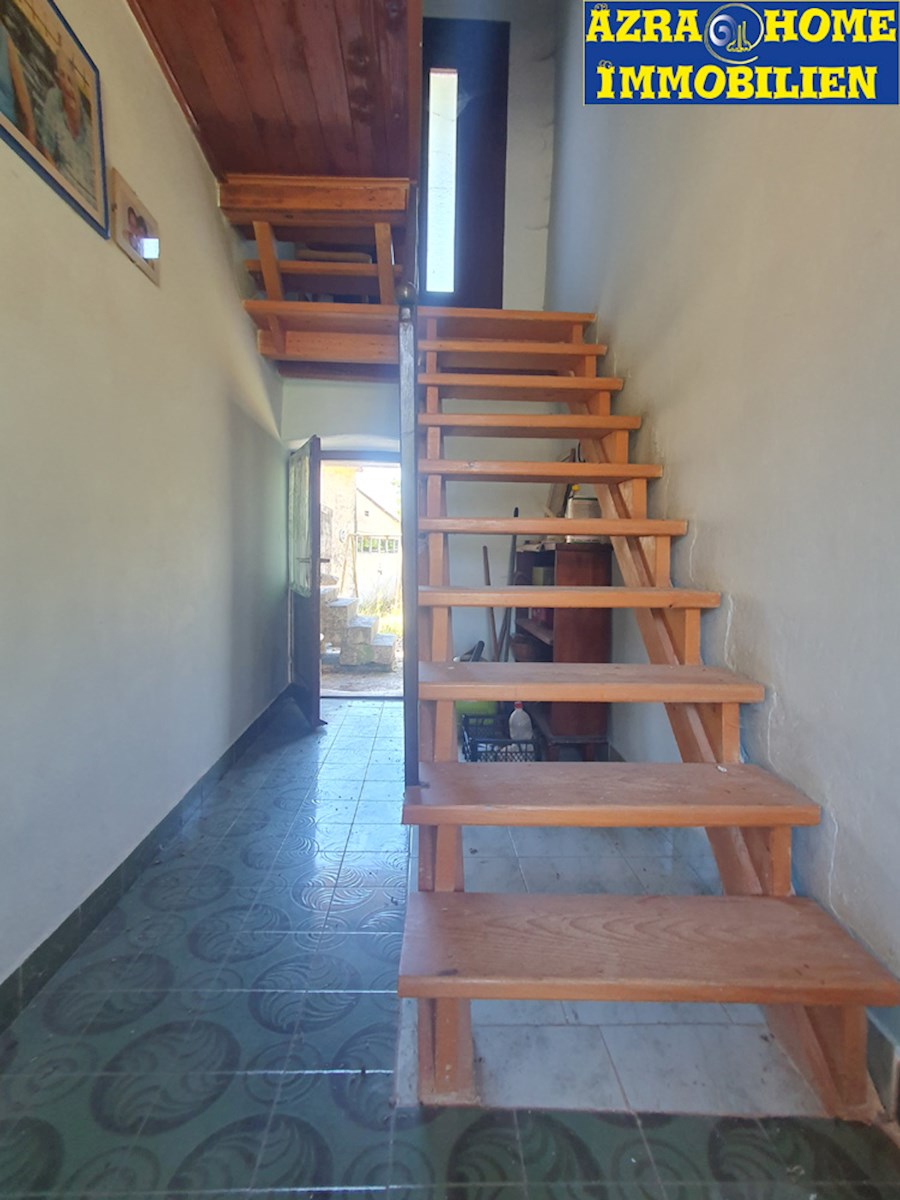 In vendita: Autentiche case in pietra istriane, 360 m² di superficie abitabile con 3866 m² di terreno edificabile, a soli 5 km da Žminj (KRZ-001)