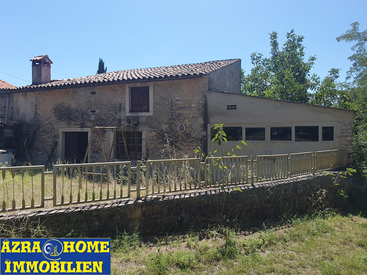 In vendita: Autentiche case in pietra istriane, 360 m² di superficie abitabile con 3866 m² di terreno edificabile, a soli 5 km da Žminj (KRZ-001)