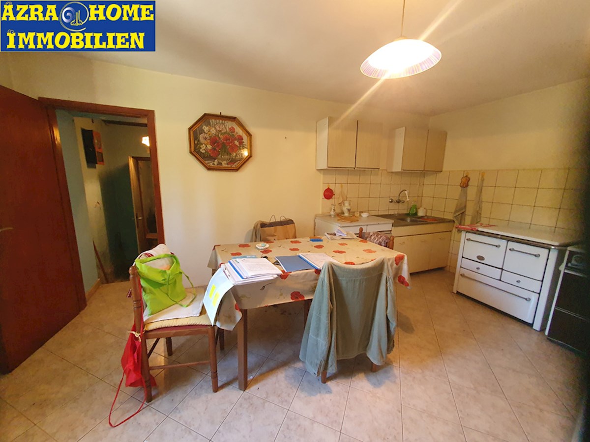 In vendita: Autentiche case in pietra istriane, 360 m² di superficie abitabile con 3866 m² di terreno edificabile, a soli 5 km da Žminj (KRZ-001)