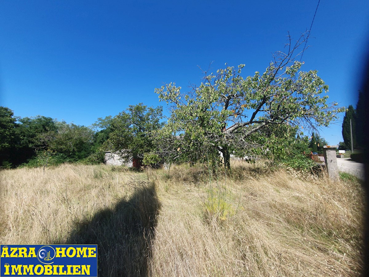 In vendita: Autentiche case in pietra istriane, 360 m² di superficie abitabile con 3866 m² di terreno edificabile, a soli 5 km da Žminj (KRZ-001)