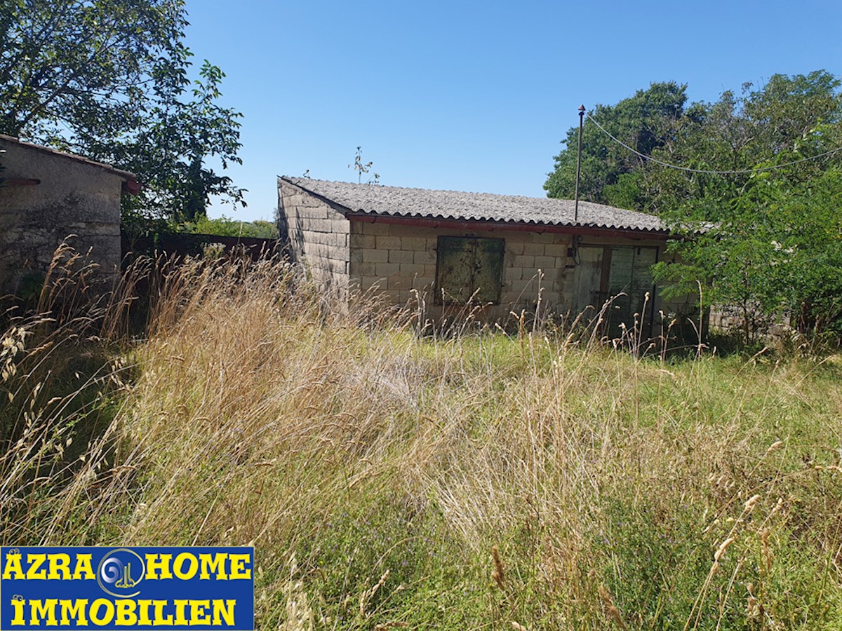 In vendita: Autentiche case in pietra istriane, 360 m² di superficie abitabile con 3866 m² di terreno edificabile, a soli 5 km da Žminj (KRZ-001)