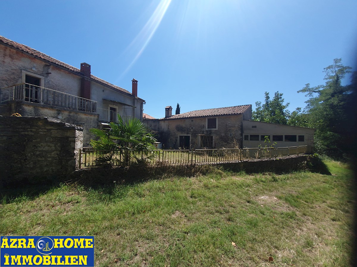 In vendita: Autentiche case in pietra istriane, 360 m² di superficie abitabile con 3866 m² di terreno edificabile, a soli 5 km da Žminj (KRZ-001)