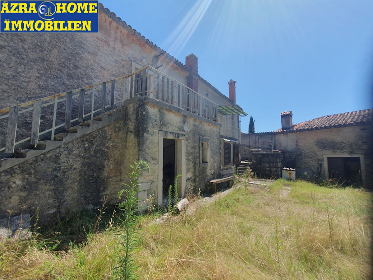 In vendita: Autentiche case in pietra istriane, 360 m² di superficie abitabile con 3866 m² di terreno edificabile, a soli 5 km da Žminj (KRZ-001)