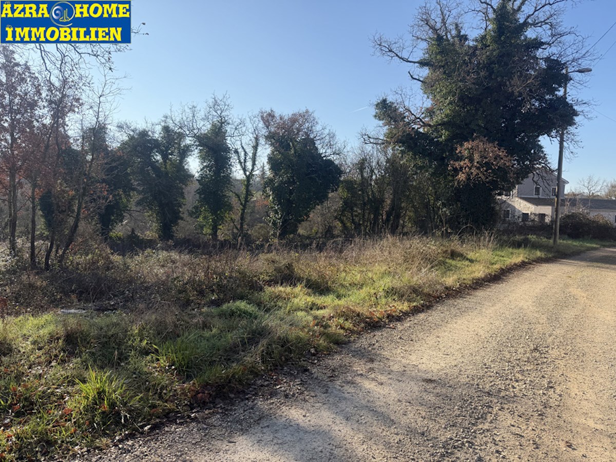 Terreno edificabile 934 m², in vendita, a Rapavel vicino a Višnjan (Z-669)