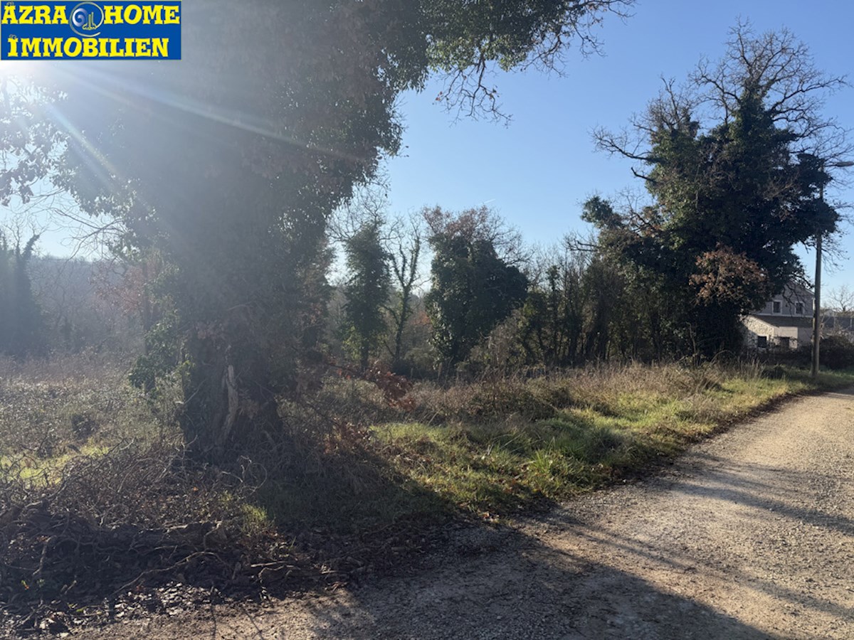 Terreno edificabile 934 m², in vendita, a Rapavel vicino a Višnjan (Z-669)