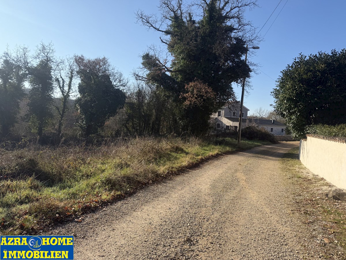 Terreno edificabile 934 m², in vendita, a Rapavel vicino a Višnjan (Z-669)