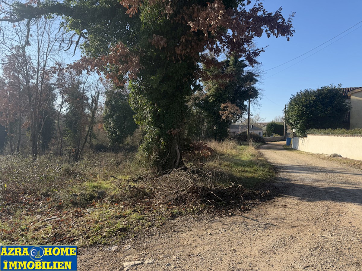 Terreno edificabile 934 m², in vendita, a Rapavel vicino a Višnjan (Z-669)