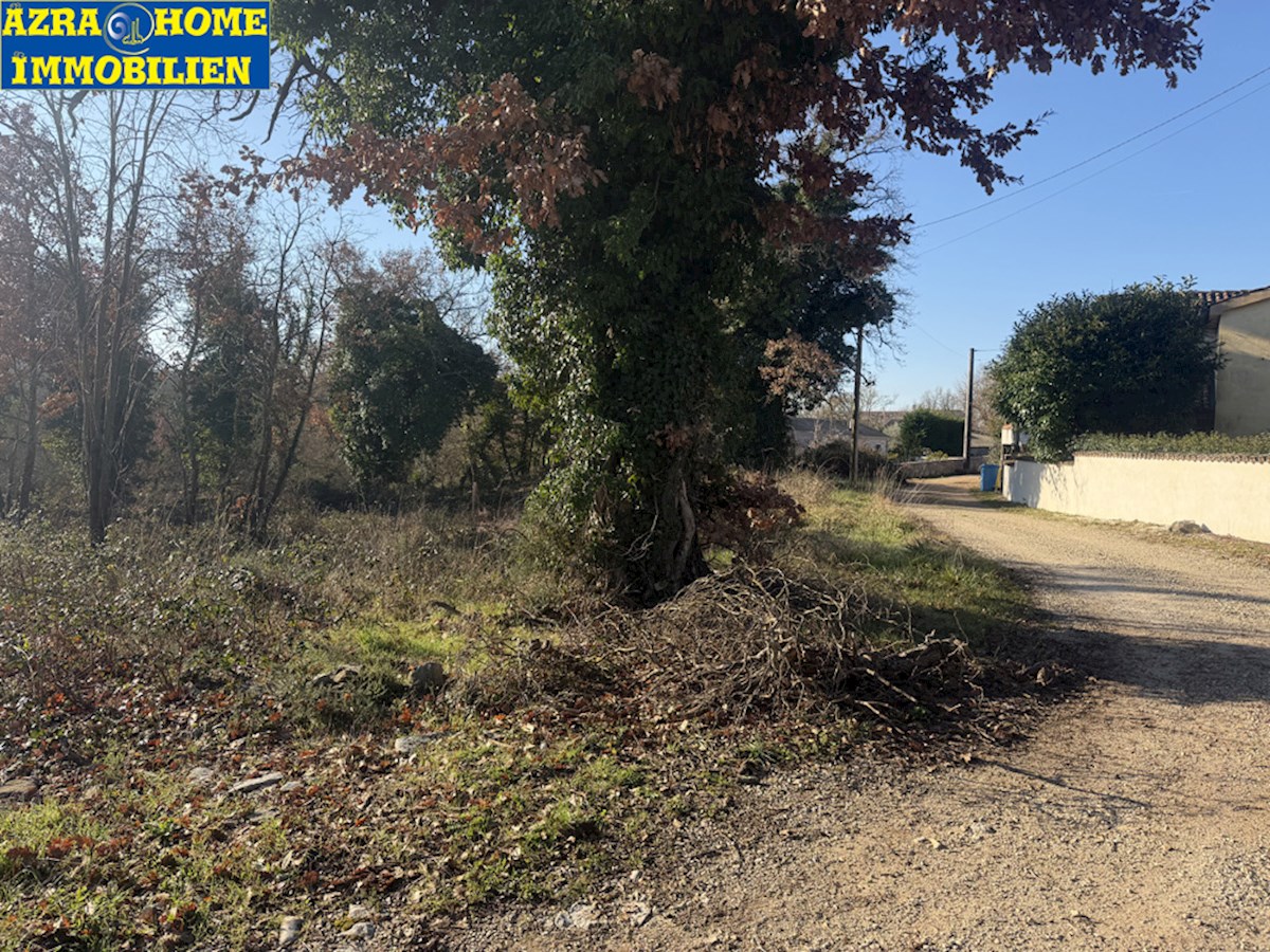Terreno edificabile 934 m², in vendita, a Rapavel vicino a Višnjan (Z-669)