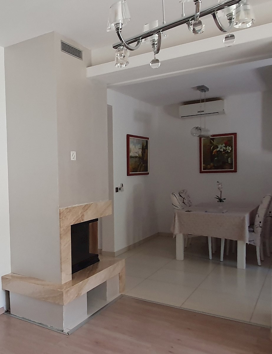 KP-120, POREČ, casa più recente arredato in posizione tranquilla con 4 camere da letto e 4 bagni