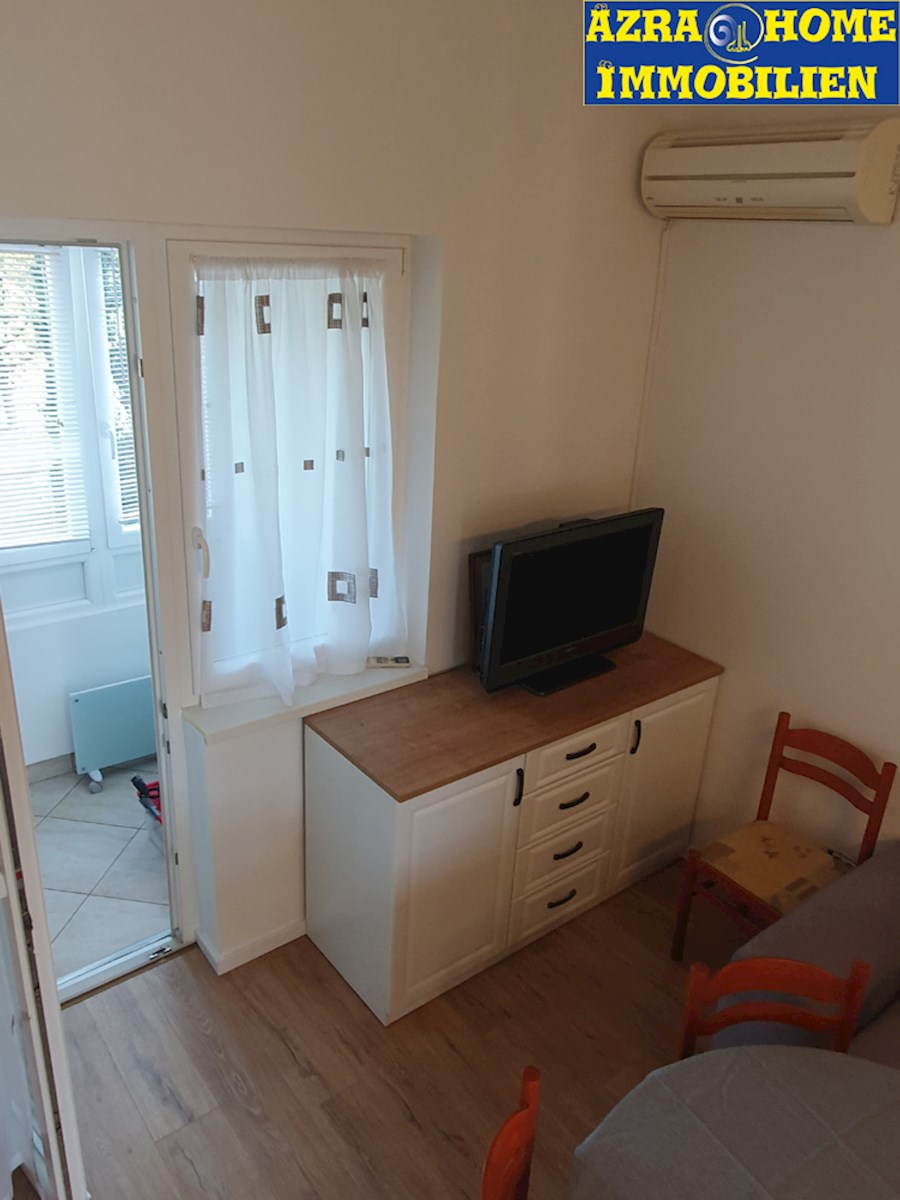 Červar Porat – Appartamento in Vendita, 3° Piano, 500 m dal Mare, 38 m² (SO-369)