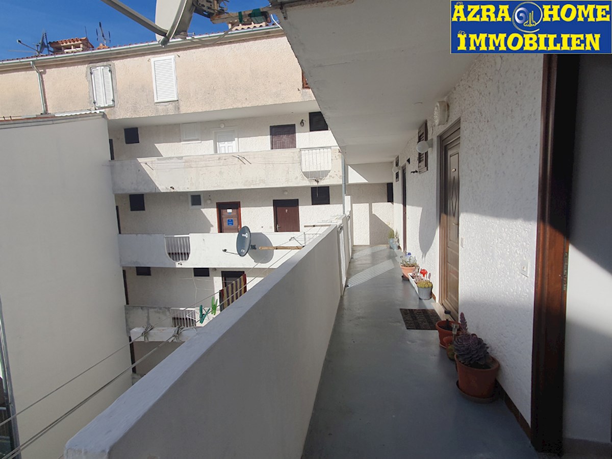 Červar Porat – Appartamento in Vendita, 3° Piano, 500 m dal Mare, 38 m² (SO-369)