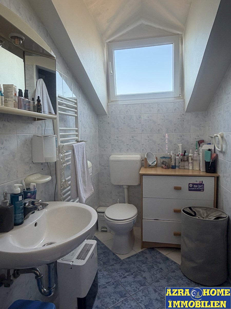 Appartamento a Parenzo, centro, 3° piano, vista mare, 52 m² (SP-420)