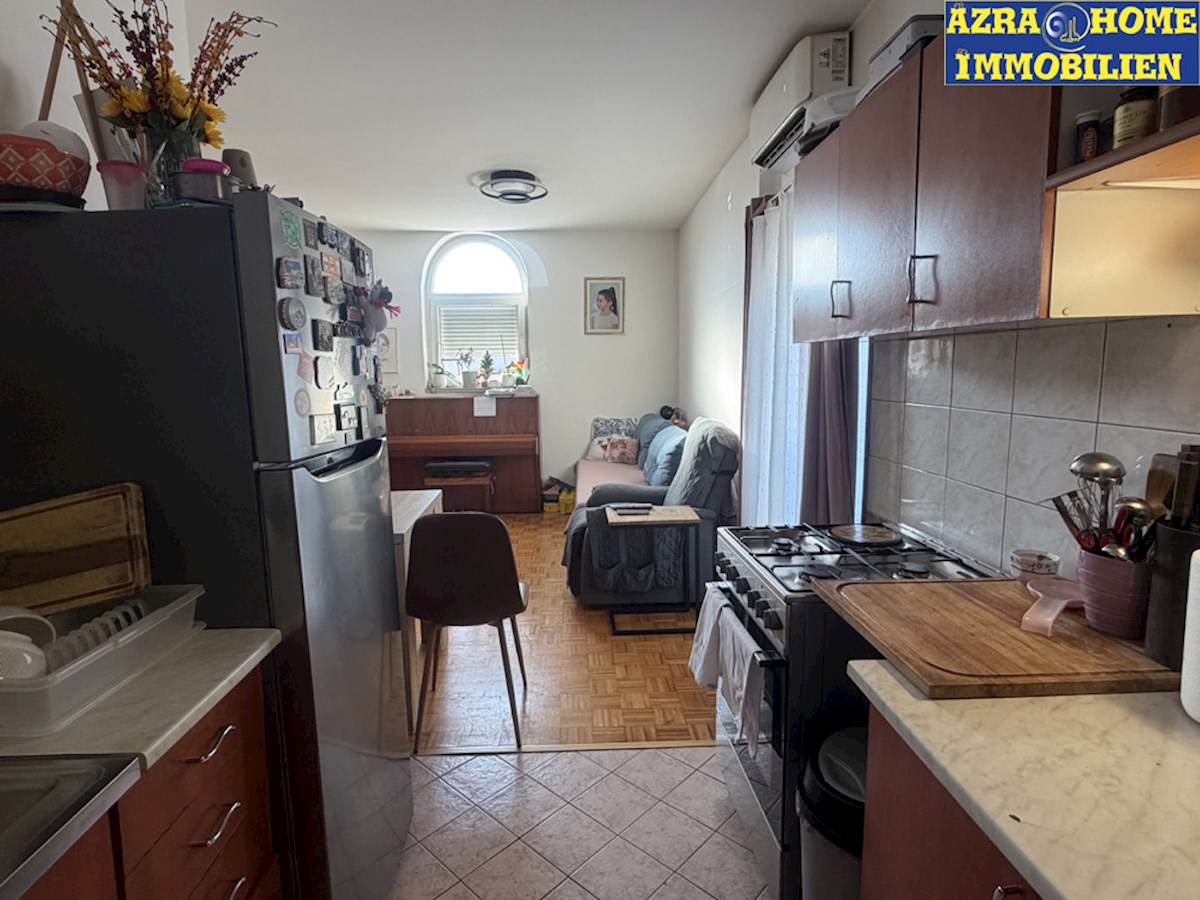 Appartamento a Parenzo, centro, 3° piano, vista mare, 52 m² (SP-420)