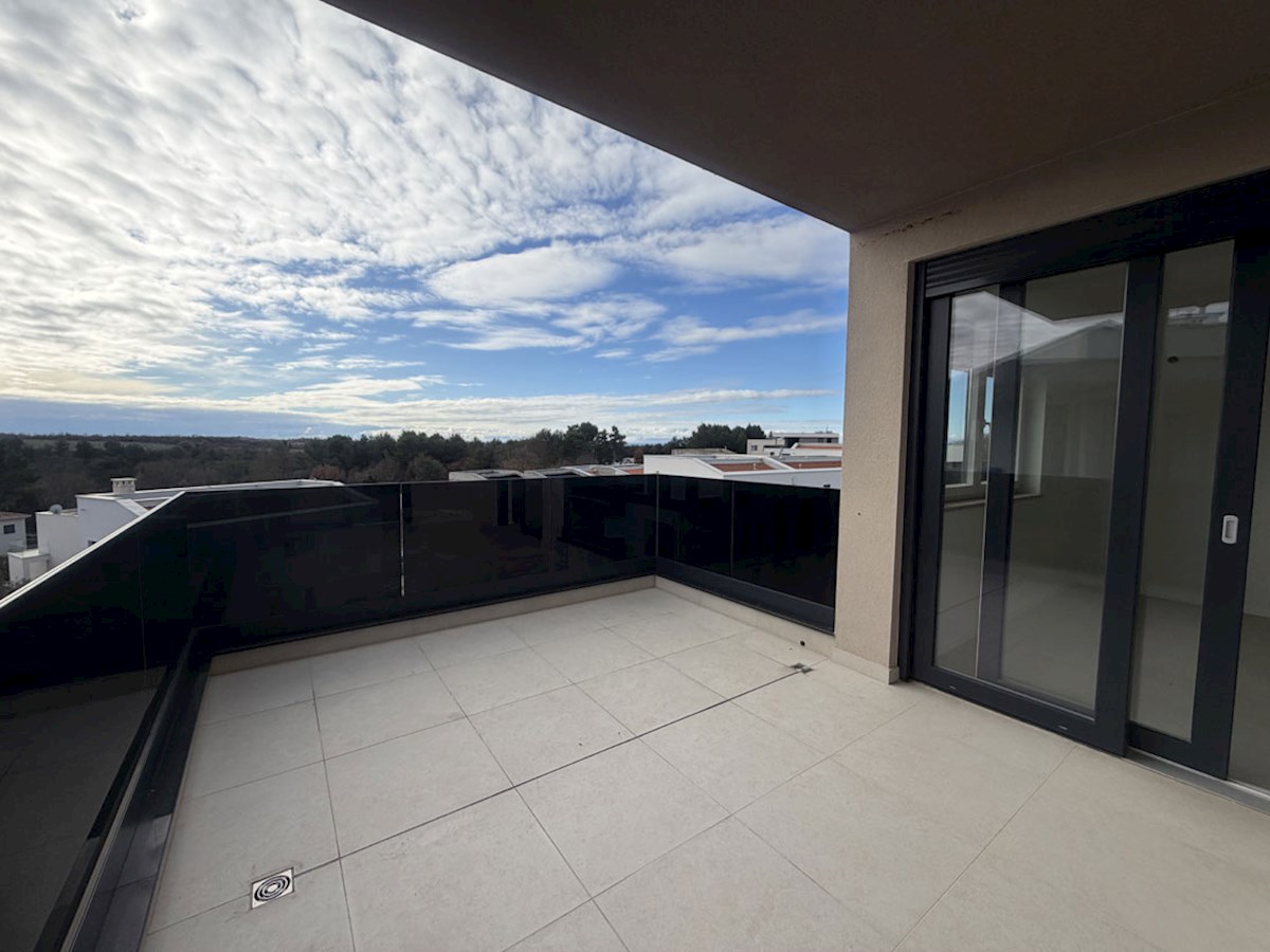 Nuovo appartamento con terrazza sul tetto, a 800 m dal mare, NSOP-239-C3