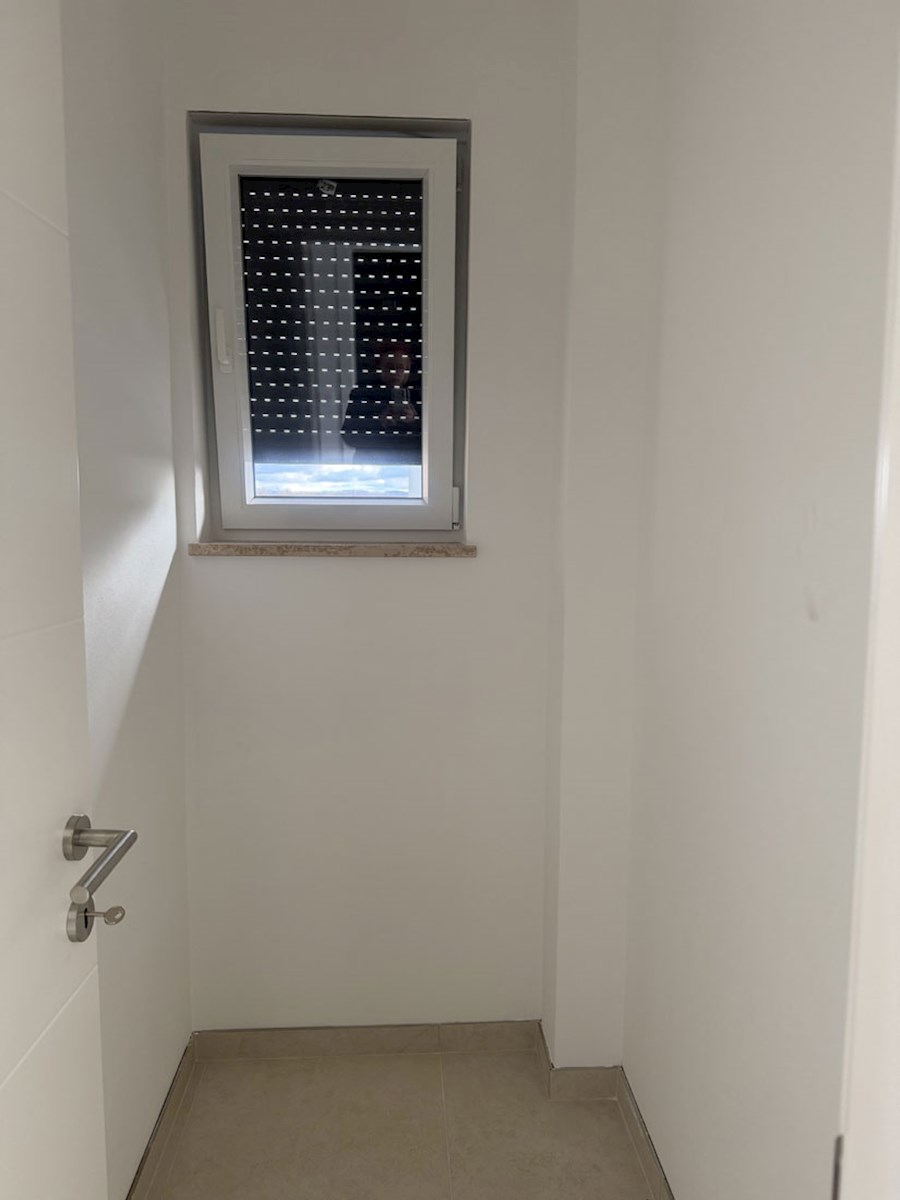 Nuovo appartamento con terrazza sul tetto, a 800 m dal mare, NSOP-239-C3