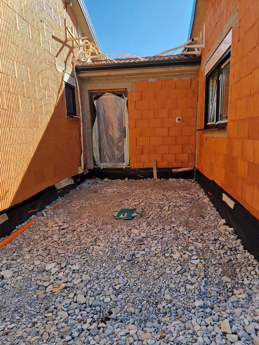 Vendita, Kaštelir – Casa moderna a un piano con piscina in costruzione KOP-770-C