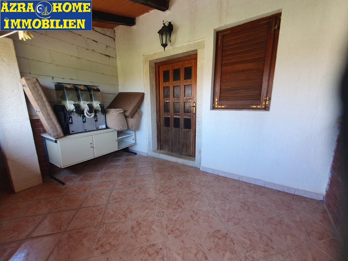 In vendita,  Casa a schiera, Nova Vas (2 km) – 117 m², cortile ca. 90 m² ( KOP-773-1)