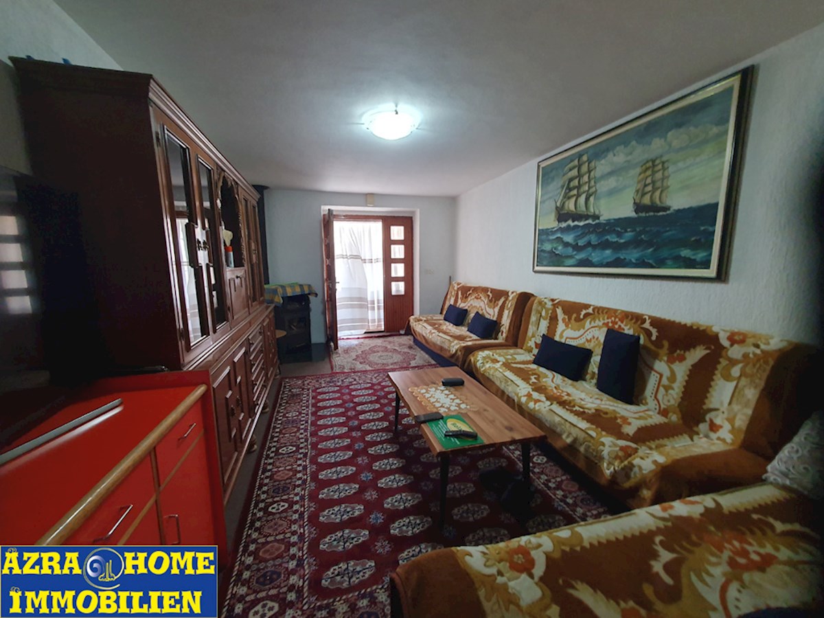 In vendita,  Casa a schiera, Nova Vas (2 km) – 117 m², cortile ca. 90 m² ( KOP-773-1)