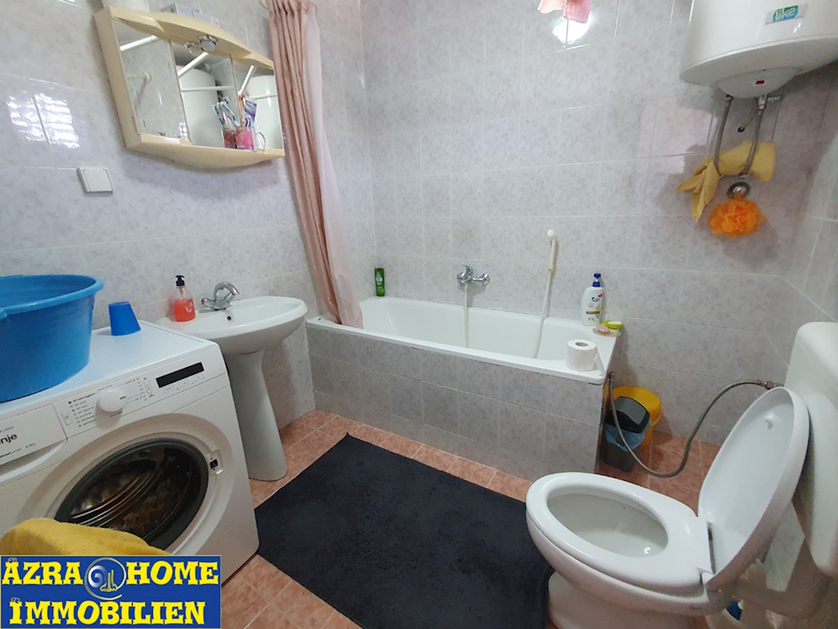 In vendita,  Casa a schiera, Nova Vas (2 km) – 117 m², cortile ca. 90 m² ( KOP-773-1)