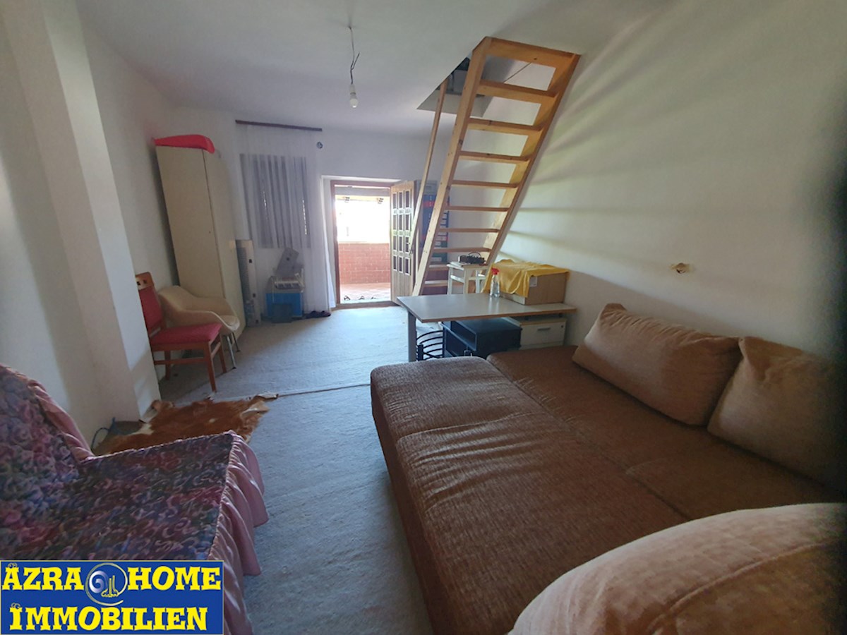 In vendita,  Casa a schiera, Nova Vas (2 km) – 117 m², cortile ca. 90 m² ( KOP-773-1)