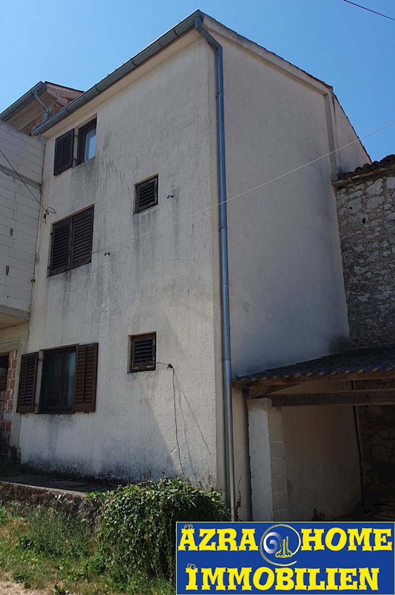 In vendita,  Casa a schiera, Nova Vas (2 km) – 117 m², cortile ca. 90 m² ( KOP-773-1)