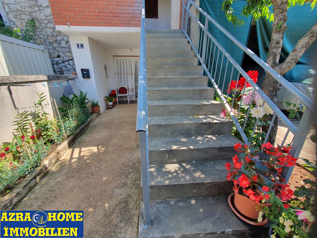 In vendita,  Casa a schiera, Nova Vas (2 km) – 117 m², cortile ca. 90 m² ( KOP-773-1)