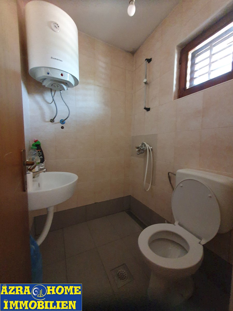 In vendita,  Casa a schiera, Nova Vas (2 km) – 117 m², cortile ca. 90 m² ( KOP-773-1)