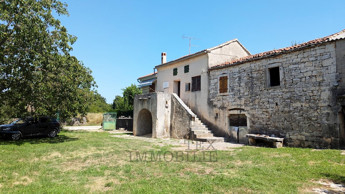 Casa in pietra d'Istria vicino a Canfanaro