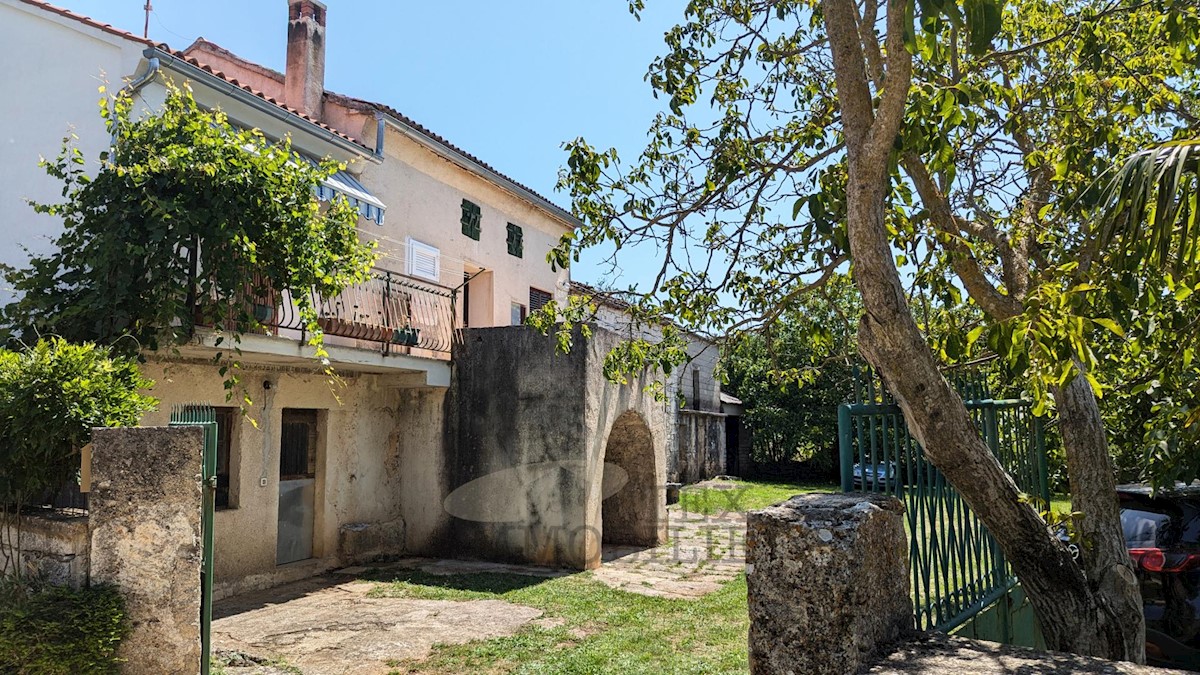 Casa in pietra d'Istria vicino a Canfanaro