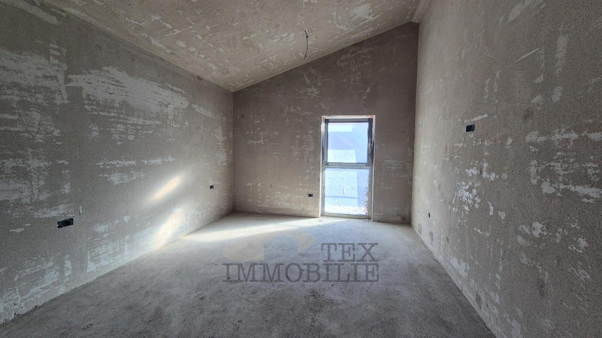 Dintorni di Parenzo, appartamento con tre camere da letto a 1 km dal mare