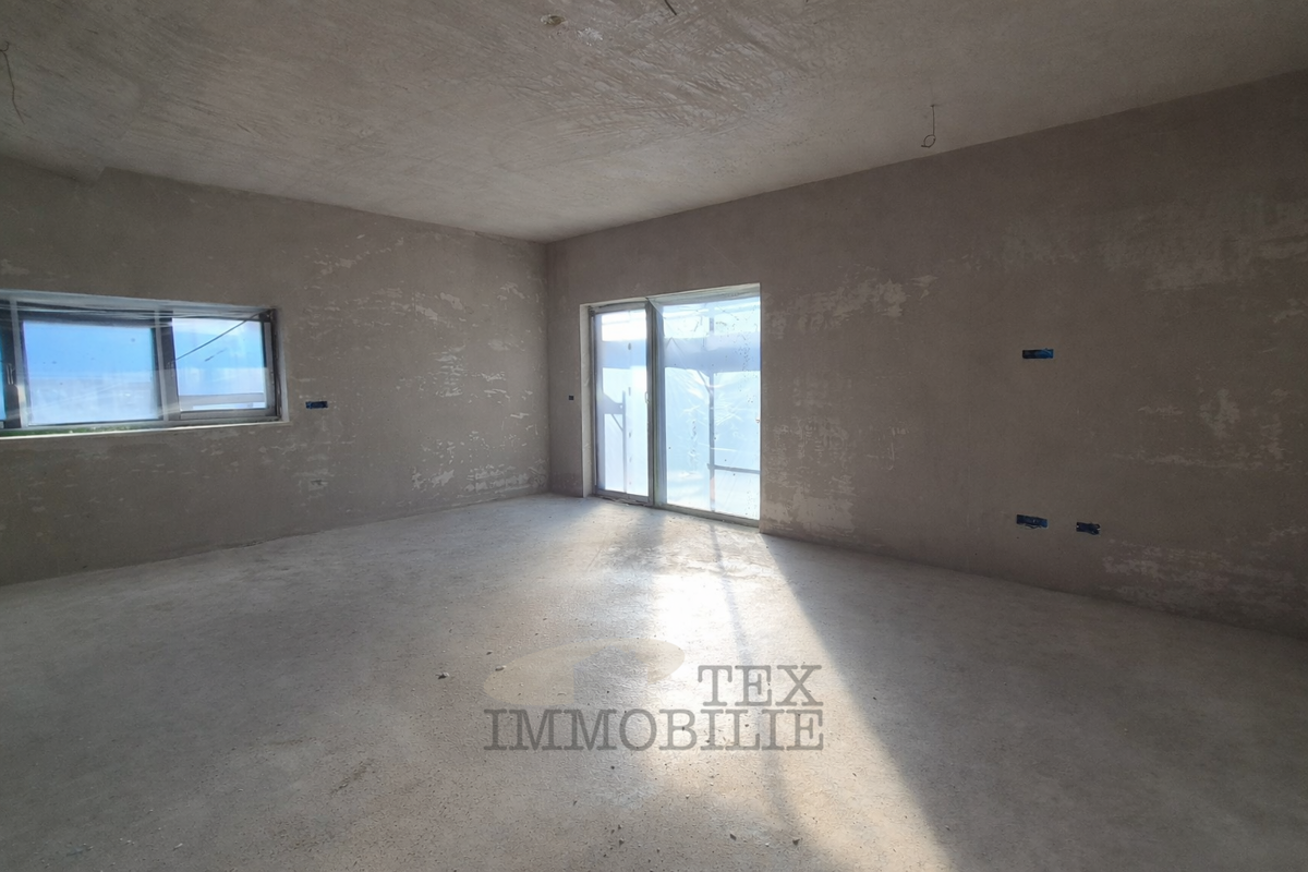 Dintorni di Parenzo, appartamento con tre camere da letto a 1 km dal mare