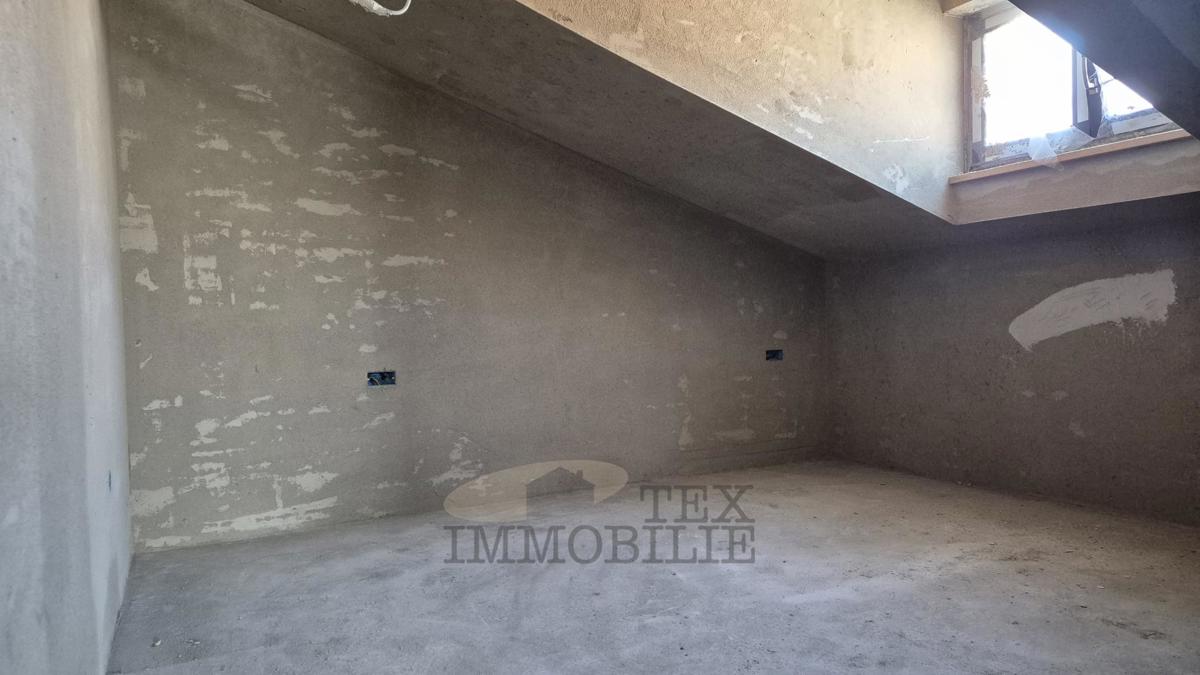 Dintorni di Parenzo, appartamento con tre camere da letto a 1 km dal mare