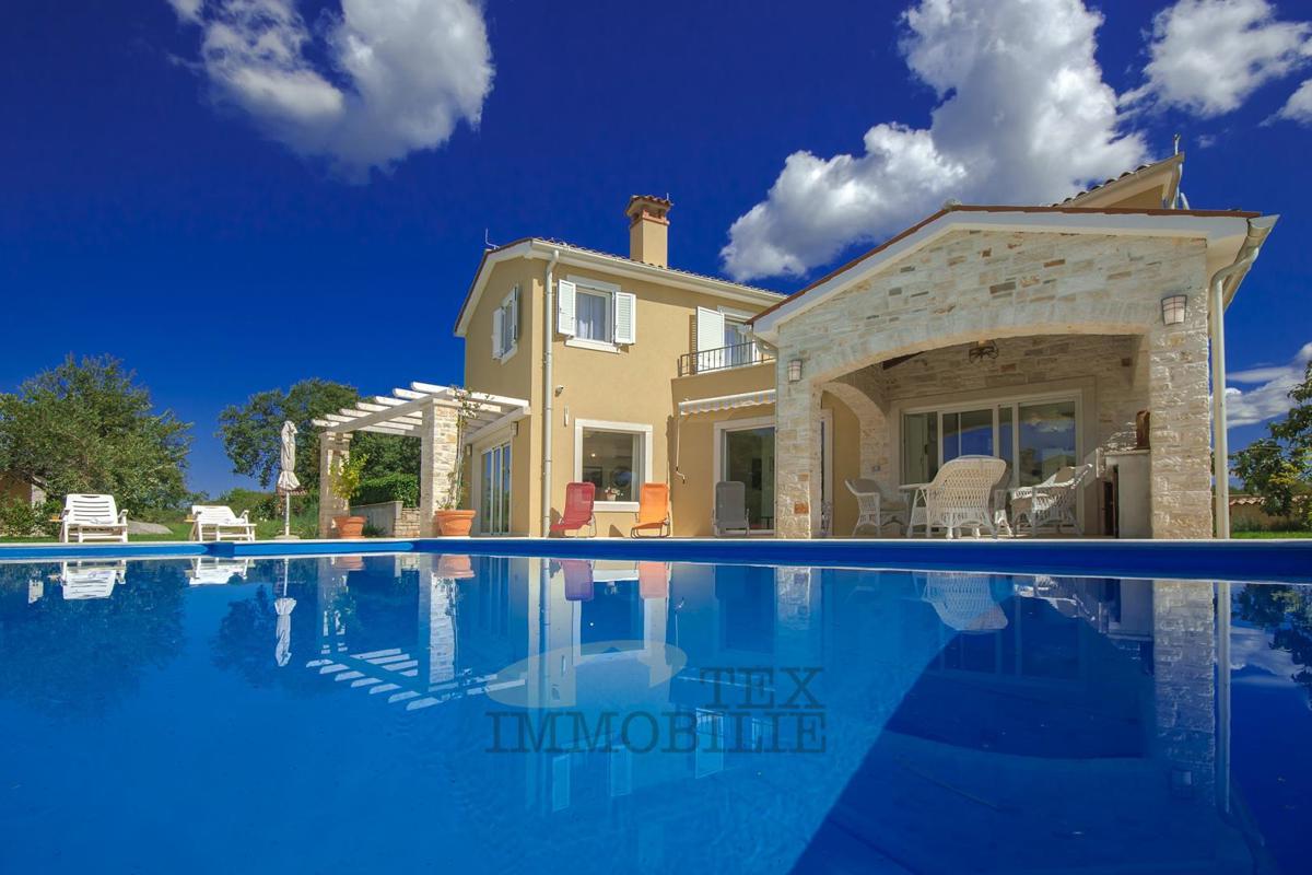 Villa con piscina a 16 km da Parenzo