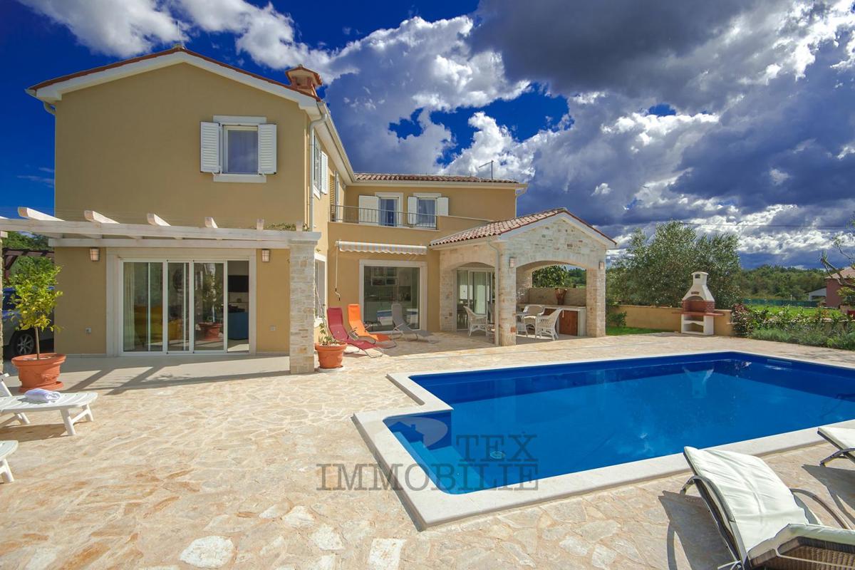 Villa con piscina a 16 km da Parenzo