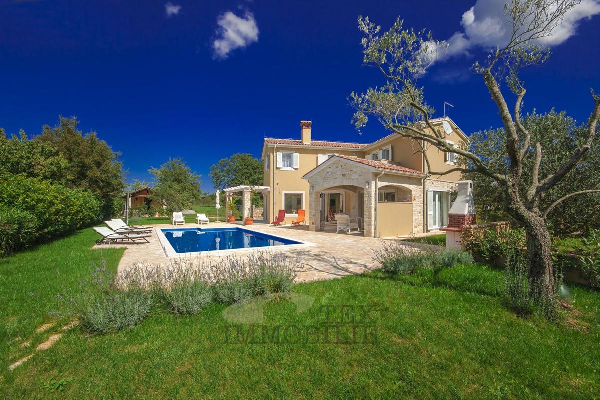 Villa con piscina a 16 km da Parenzo