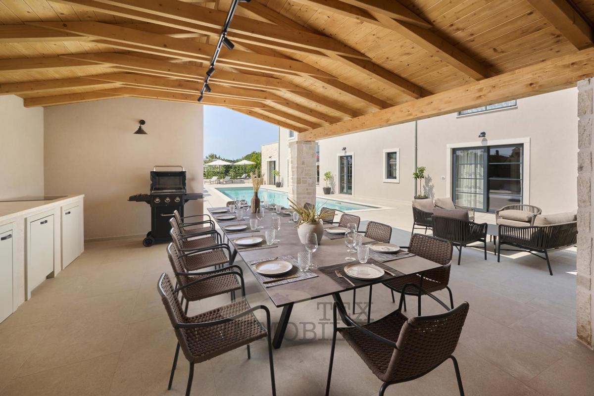 Bella villa con piscina vicino a Parenzo - in costruzione 