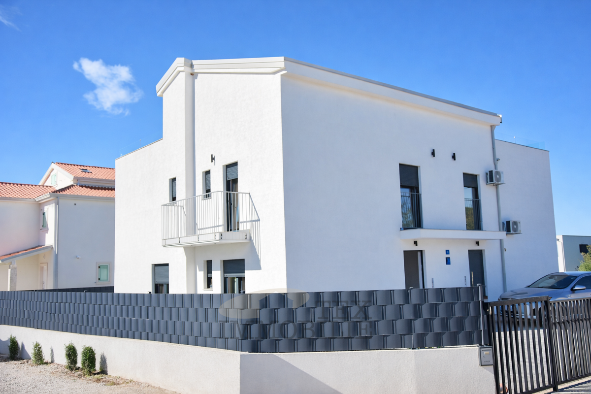 Affascinante casa bifamiliare vicino a Parenzo, 168,14 m2