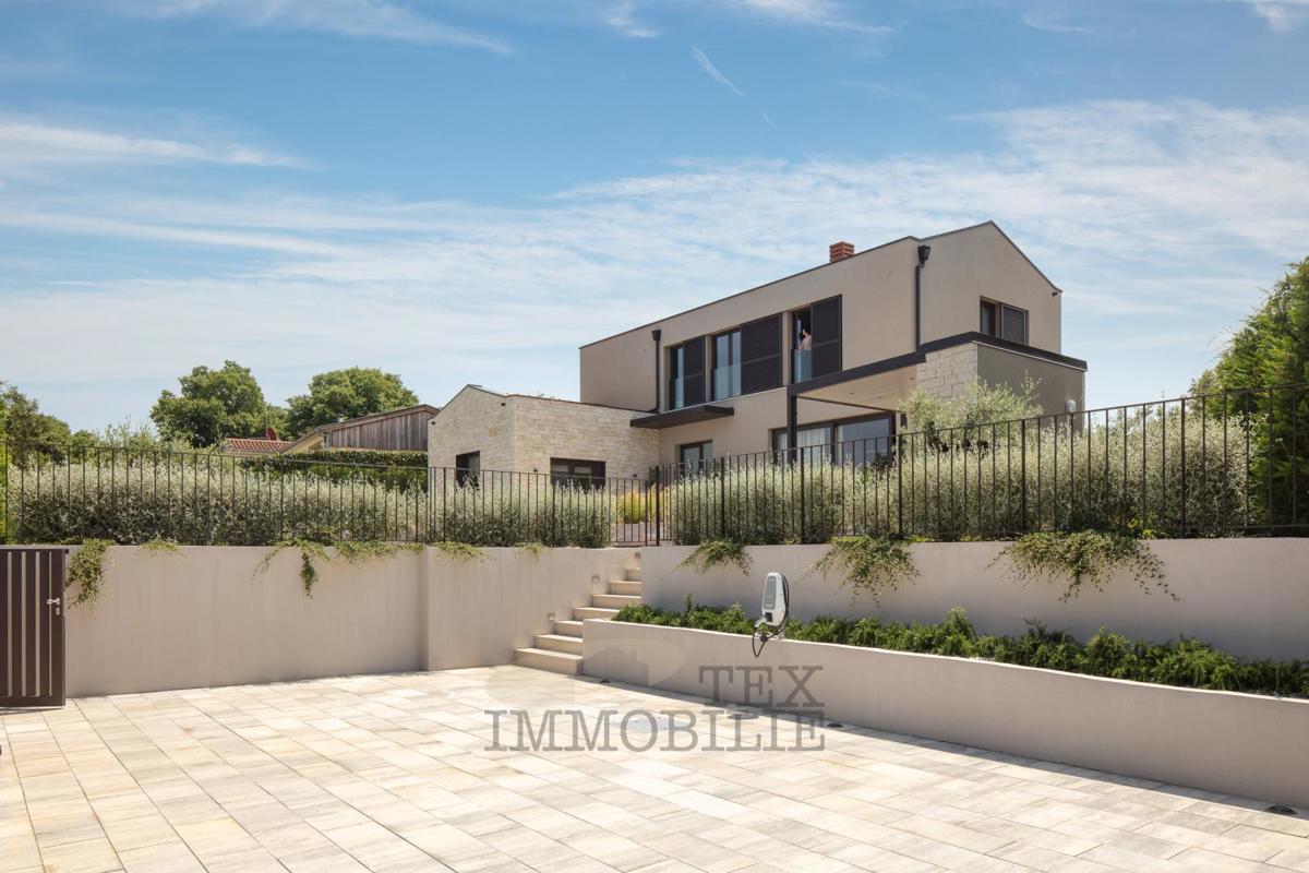 Villa di lusso con piscina vicino a Parenzo, a 10 km dal mare