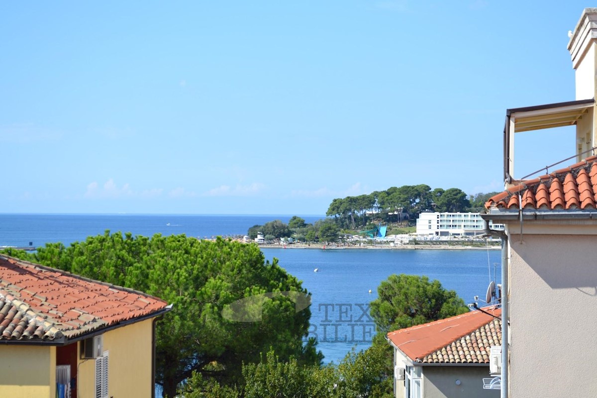 Un bellissimo appartamento con vista sul mare nel centro di Parenzo