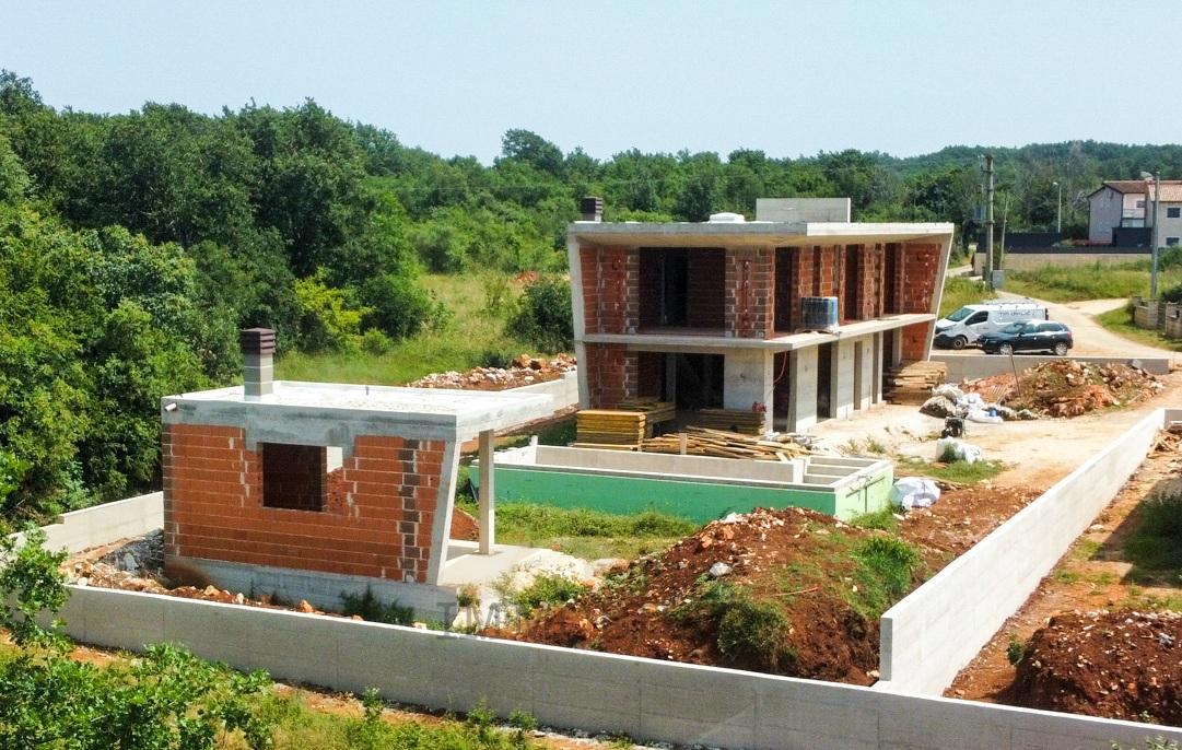 Parenzo, casa con piscina in costruzione