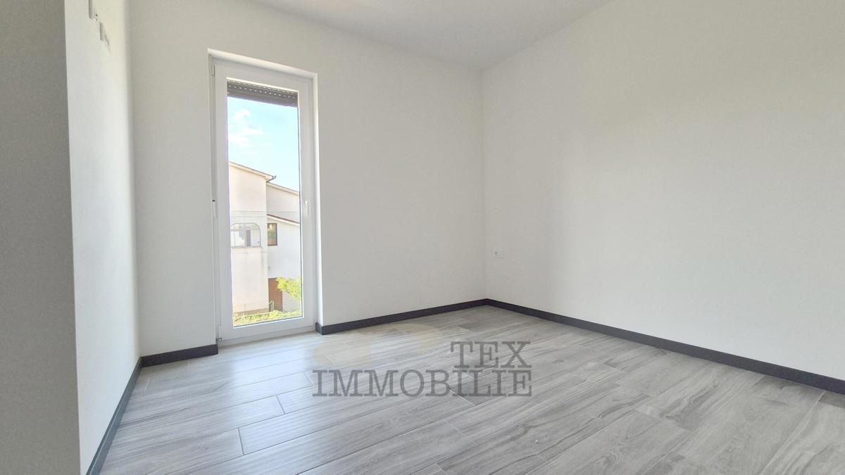 Parenzo, casa bifamiliare, 3.8 km dal mare