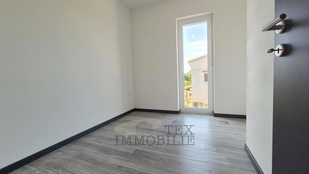 Parenzo, casa bifamiliare, 3.8 km dal mare