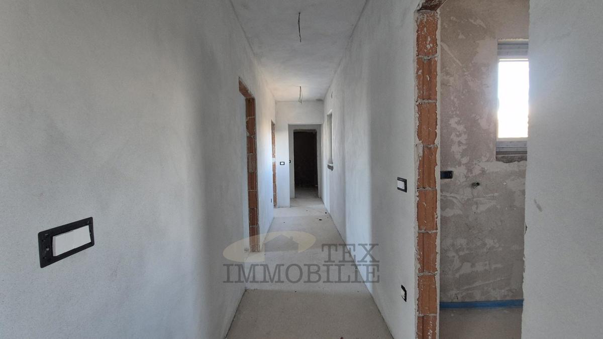 Appartamento con giardino e tre camere - B