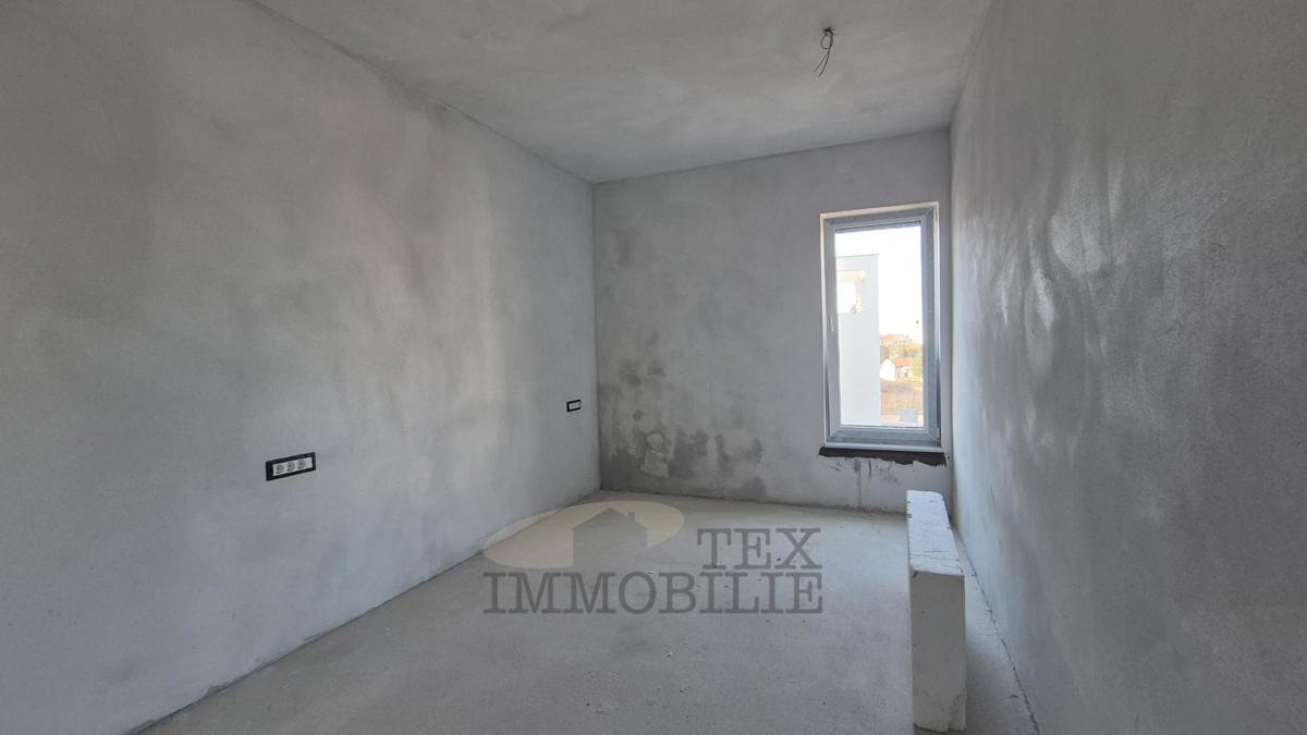 Appartamento con giardino e tre camere - B