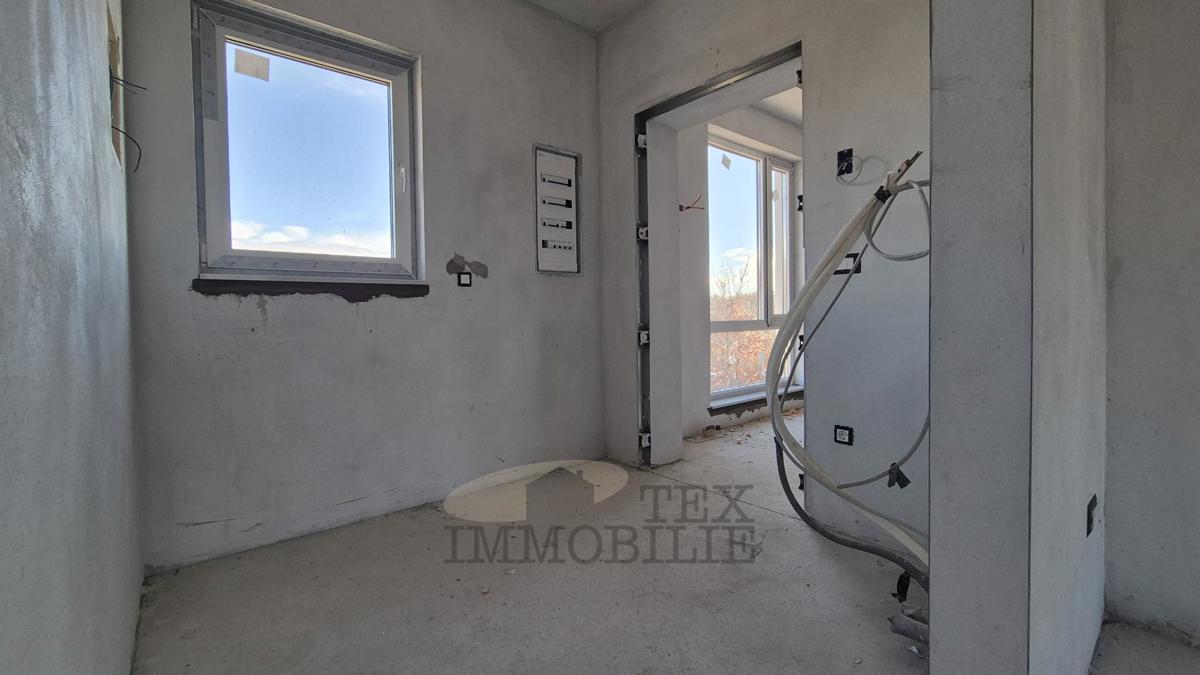 Appartamento con giardino e tre camere - B