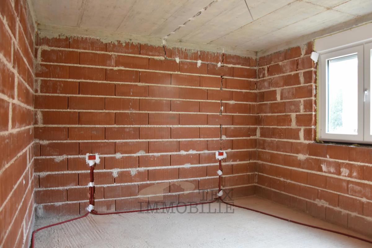 Porec, casa bifamiliare in un'ottima posizione, 129m2