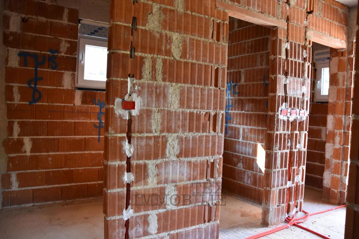 Porec, casa bifamiliare in un'ottima posizione, 129m2