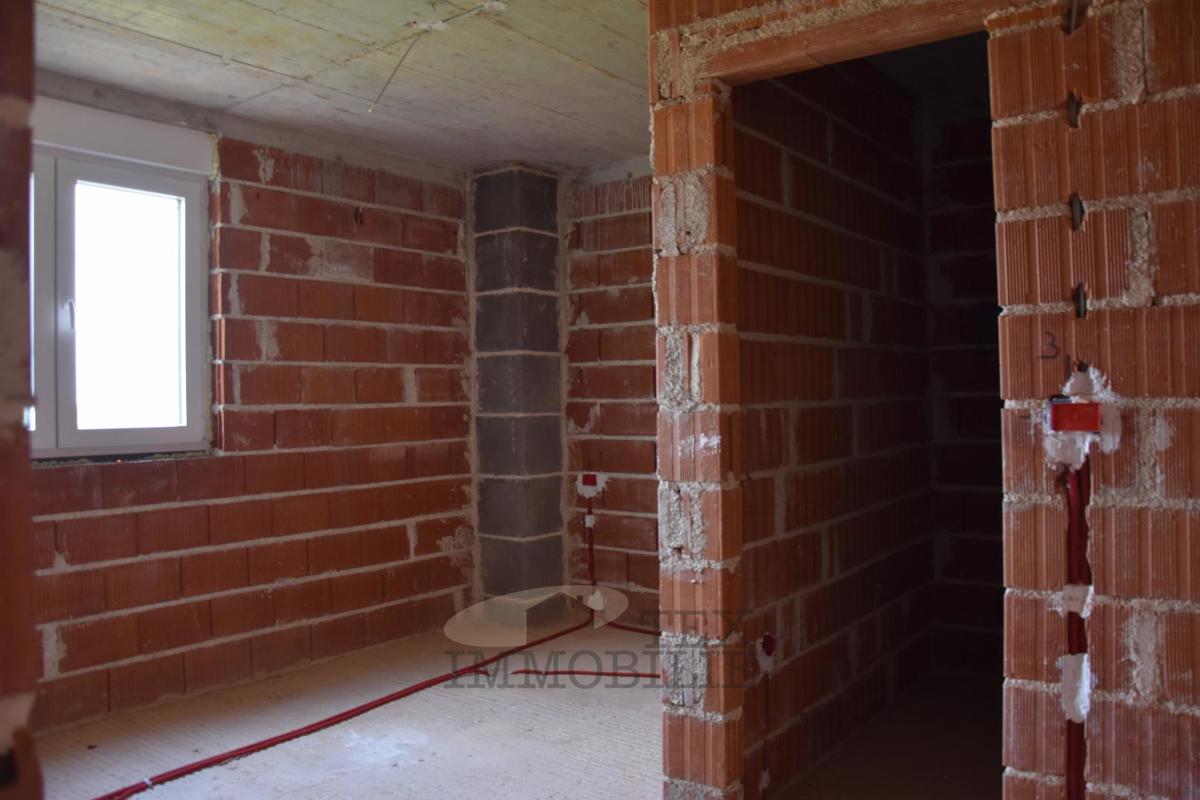 Porec, casa bifamiliare in un'ottima posizione, 129m2