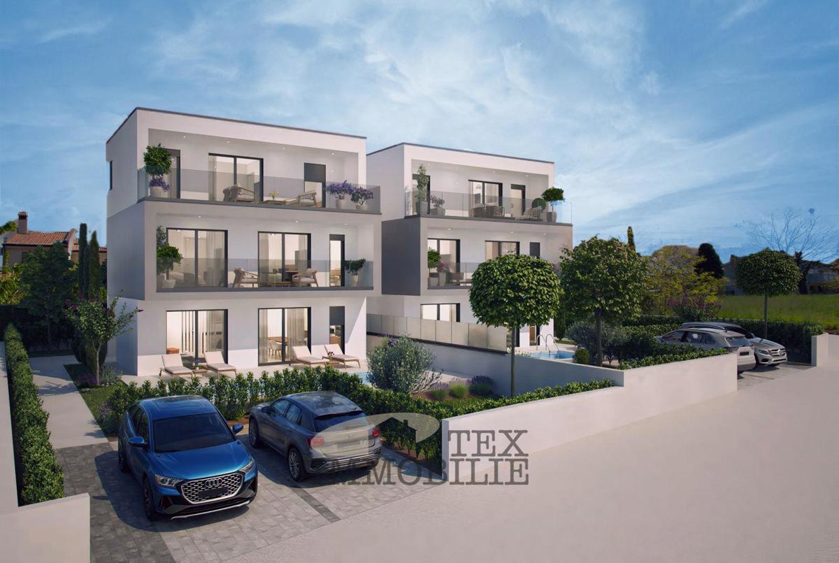 Parenzo – Casa bifamiliare allo stato grezzo con piscina, situata a 8 km dal mare