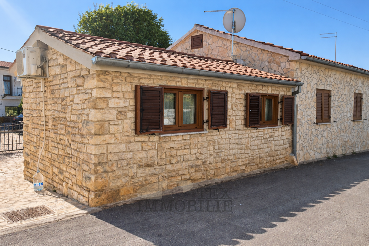 Vabriga - piccola casa vicino a Parenzo, a 1600m dal mare